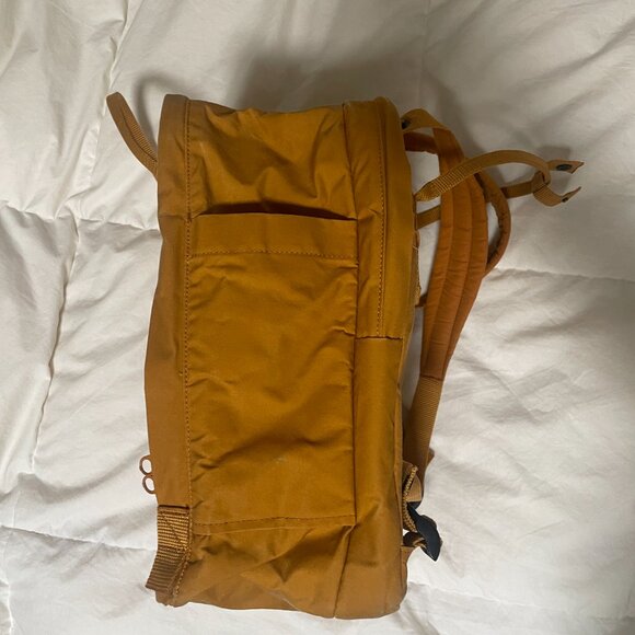 Fjallraven Kanken Laptop 13 in - Picture 6 of 11
